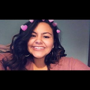 Meet your Posher, Anahi